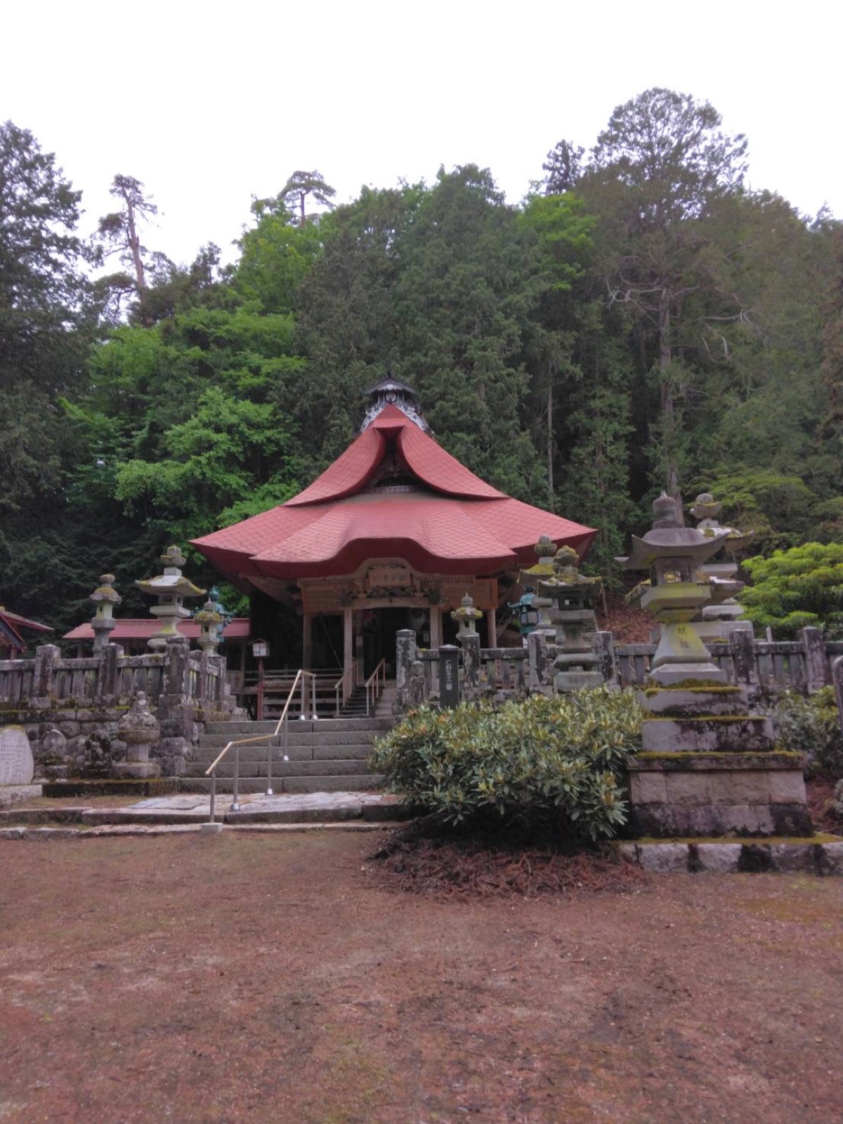仏崎観音寺の本堂