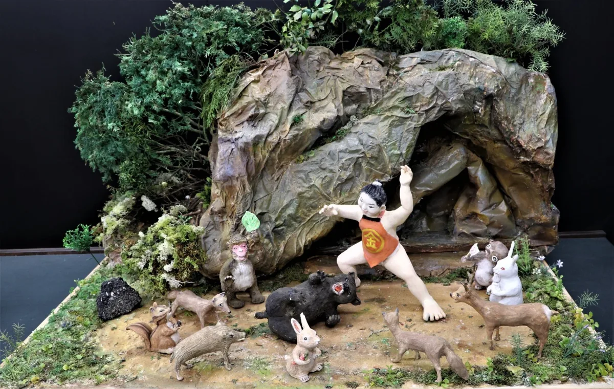 大姥山の金時の紙粘土人形